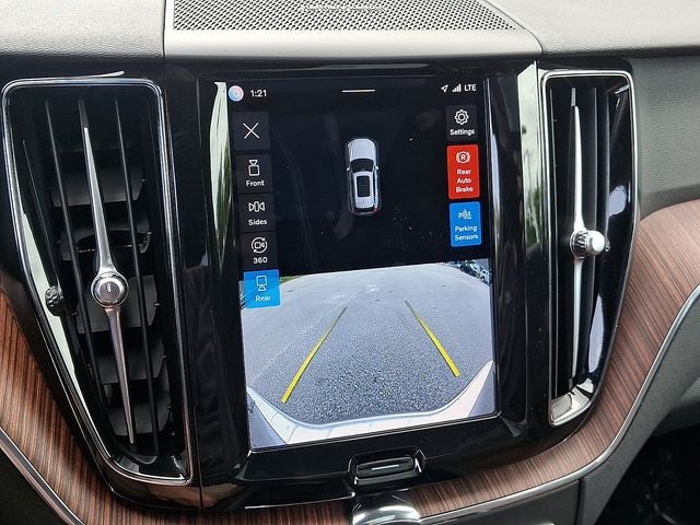 2023 Volvo XC60 Recharge Plug-In Hybrid T8 Plus Dark Theme