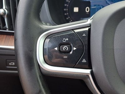 2023 Volvo XC60 Recharge Plug-In Hybrid T8 Plus Dark Theme