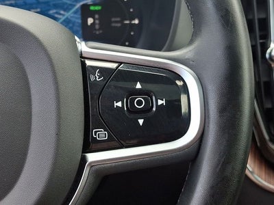 2023 Volvo XC60 Recharge Plug-In Hybrid T8 Plus Dark Theme