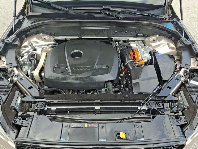 2023 Volvo XC60 Recharge Plug-In Hybrid T8 Plus Dark Theme