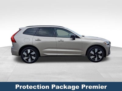 2023 Volvo XC60 Recharge Plug-In Hybrid T8 Plus Dark Theme