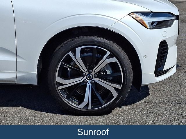 2022 Volvo XC60 Recharge Plug-In Hybrid T8 R-Design