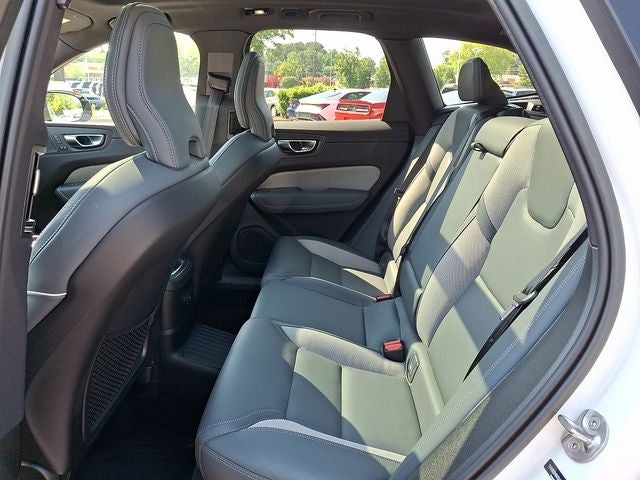 2022 Volvo XC60 Recharge Plug-In Hybrid T8 R-Design