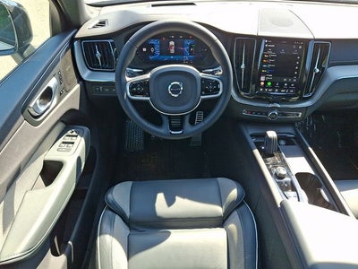 2022 Volvo XC60 Recharge Plug-In Hybrid T8 R-Design