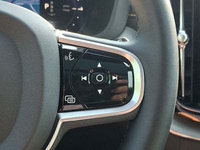 2022 Volvo XC60 Recharge Plug-In Hybrid T8 R-Design