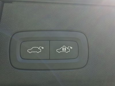 2022 Volvo XC60 Recharge Plug-In Hybrid T8 R-Design