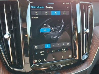 2024 Volvo XC60 B5 Plus Dark Theme