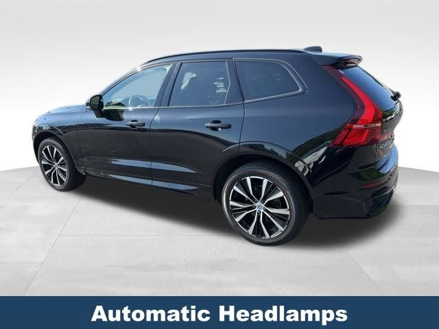 2024 Volvo XC60 B5 Ultimate Dark Theme