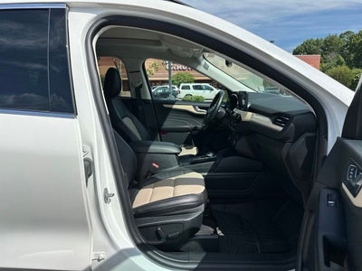 2022 Ford Escape Hybrid Titanium