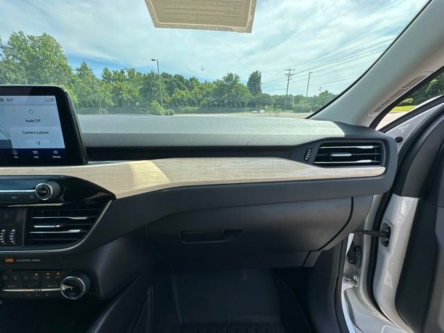 2022 Ford Escape Hybrid Titanium