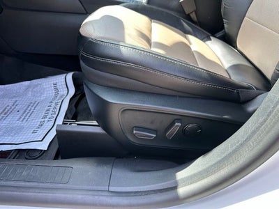 2022 Ford Escape Hybrid Titanium