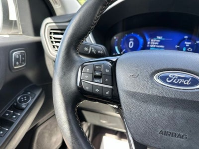 2022 Ford Escape Hybrid Titanium