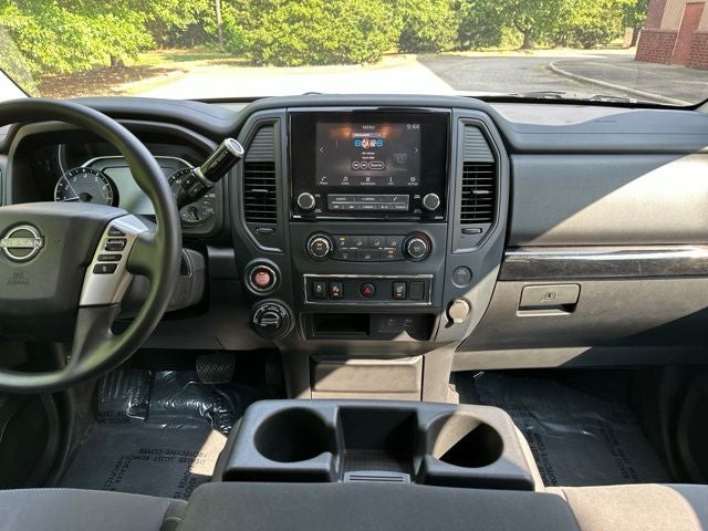 2024 Nissan Titan SV