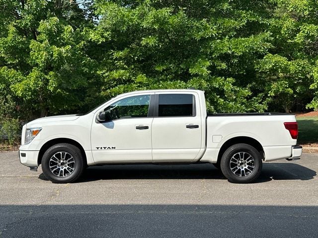 2024 Nissan Titan SV