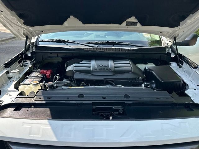 2024 Nissan Titan SV