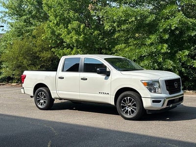 2024 Nissan Titan SV