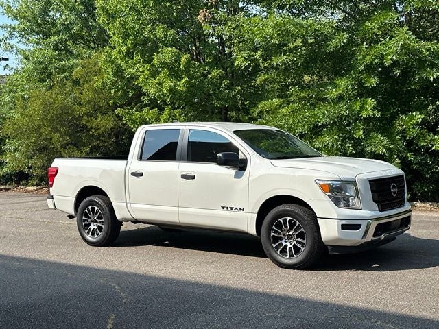 2024 Nissan Titan SV