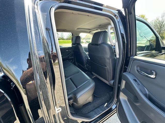 2024 Nissan Frontier SL