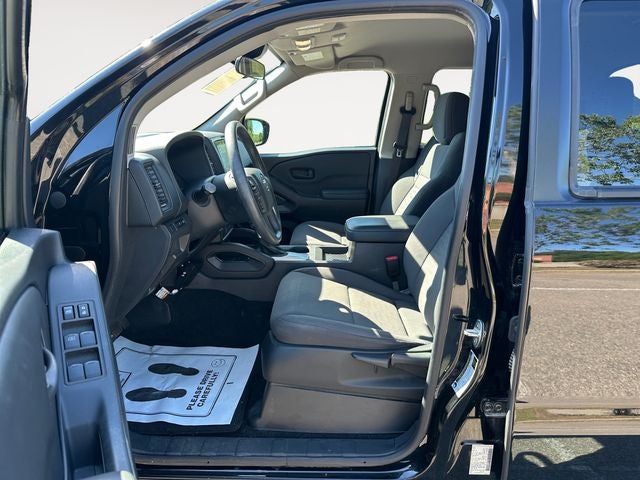 2023 Nissan Frontier S
