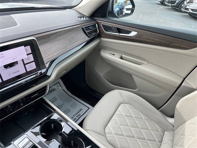 2024 Volkswagen Atlas 2.0T SEL Premium R-Line