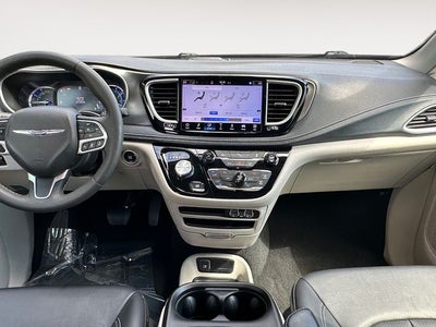 2024 Chrysler Pacifica Hybrid Select