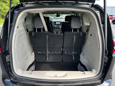 2024 Chrysler Pacifica Hybrid Select