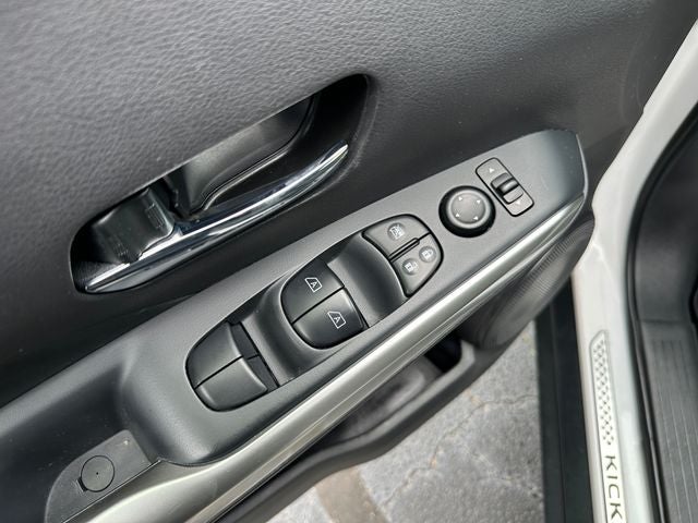 2019 Nissan Kicks SR