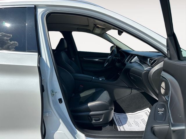 2023 INFINITI QX50 LUXE