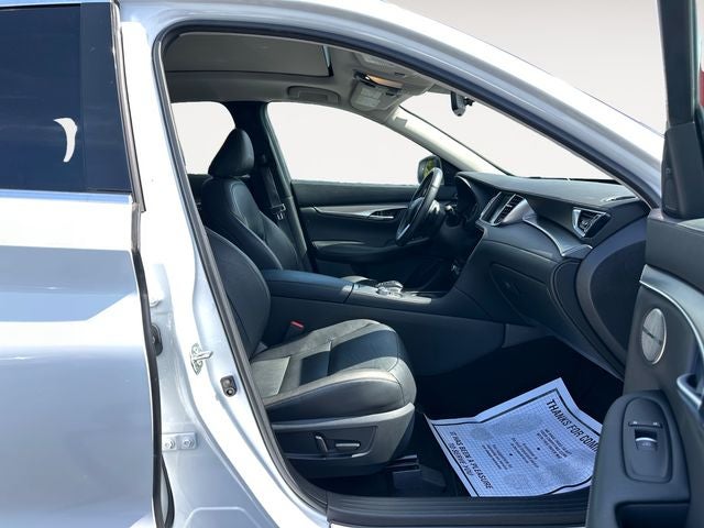 2023 INFINITI QX50 LUXE