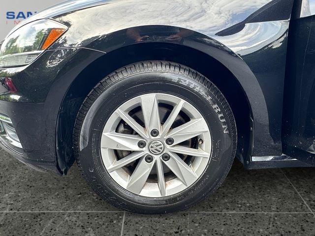 2019 Volkswagen Golf S