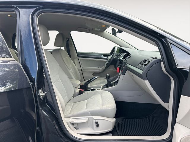 2019 Volkswagen Golf S
