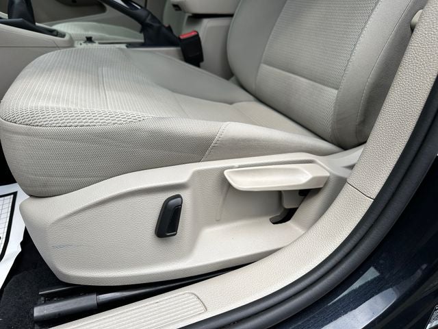 2019 Volkswagen Golf S