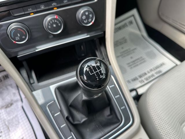 2019 Volkswagen Golf S