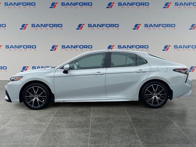 2024 Toyota Camry Hybrid SE