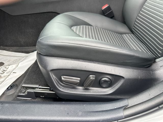 2024 Toyota Camry Hybrid SE
