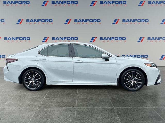 2024 Toyota Camry Hybrid SE