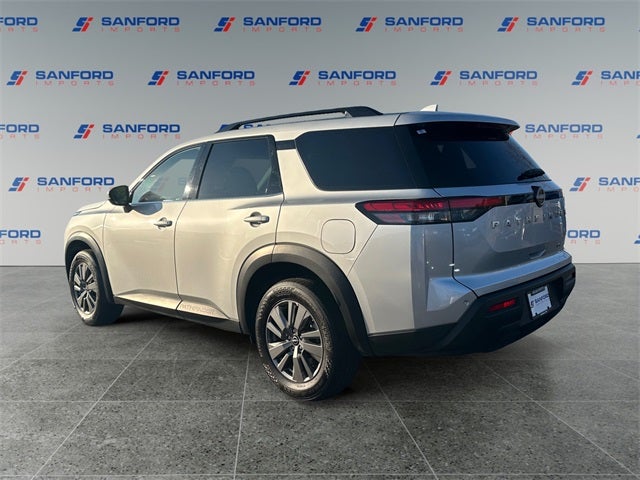 2024 Nissan Pathfinder SV