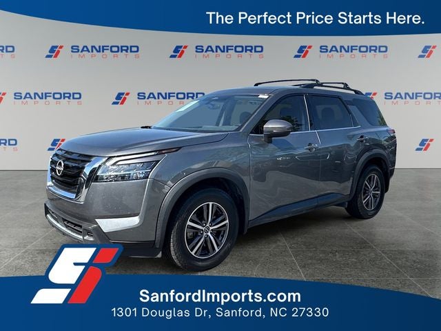 2022 Nissan Pathfinder SV