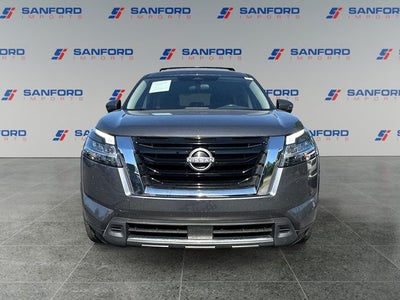2022 Nissan Pathfinder SV