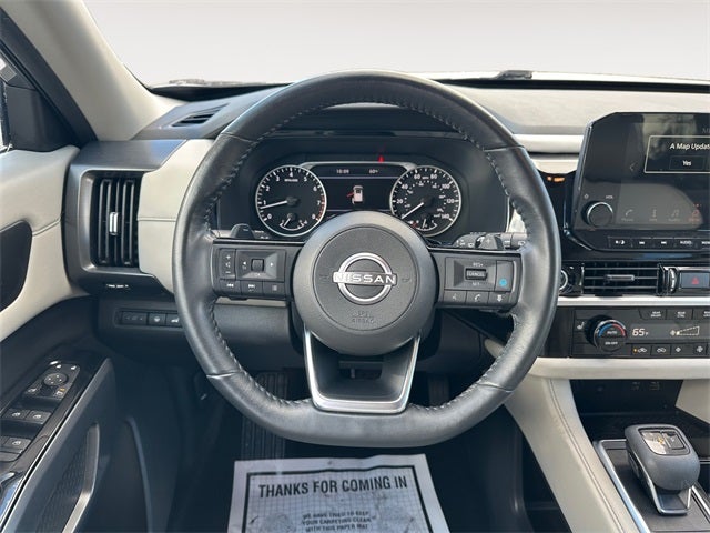 2023 Nissan Pathfinder SL