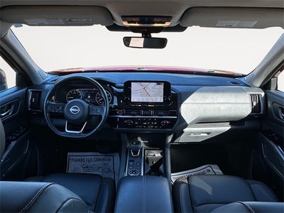 2023 Nissan Pathfinder SL