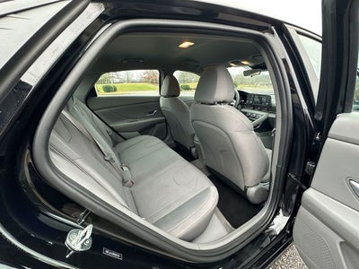 2021 Hyundai Elantra SE