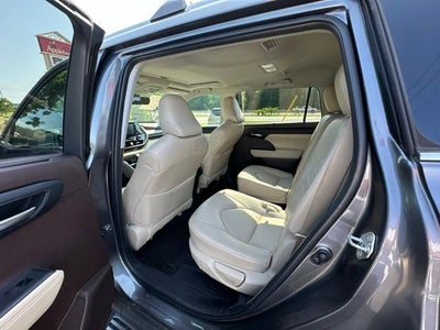 2022 Toyota Highlander XLE