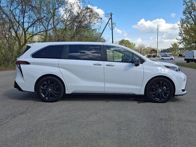 2023 Toyota Sienna XSE 7 Passenger