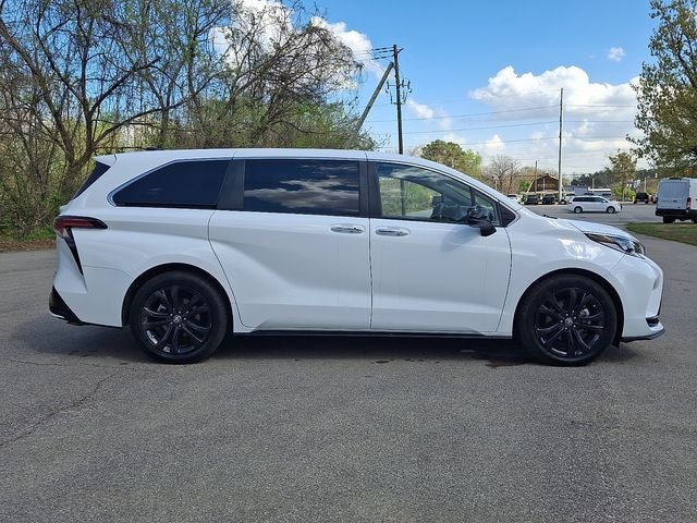 2023 Toyota Sienna XSE 7 Passenger