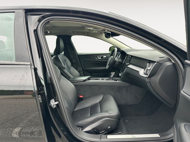 2020 Volvo S60 T5 Momentum