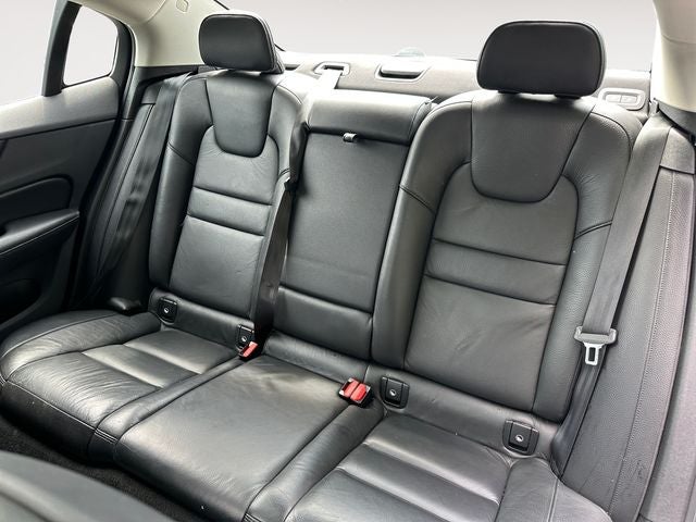 2022 Volvo S60 B5 Inscription
