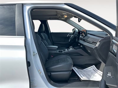 2023 Mitsubishi Outlander SE