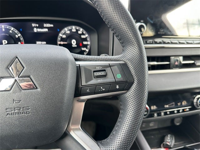 2023 Mitsubishi Outlander SE