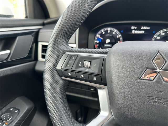 2023 Mitsubishi Outlander SE